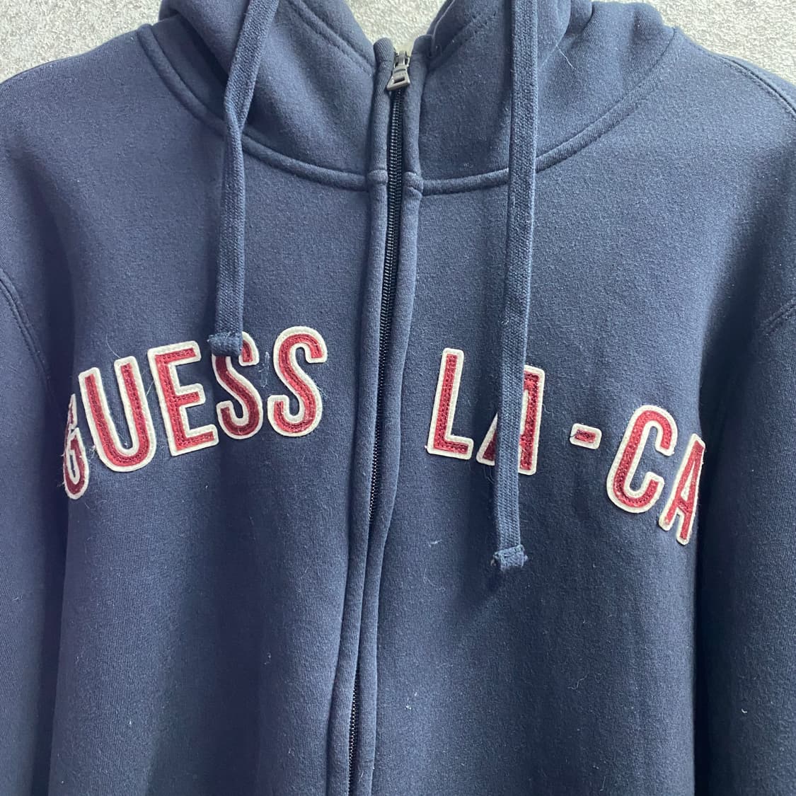 게스 빅로고 보아털 네이비 후드집업 B3841 상품이미지3