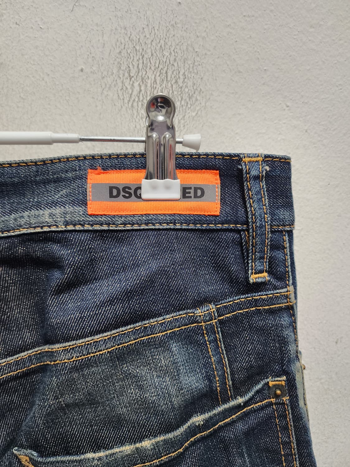 디스퀘어드2 자물쇠 디테일 리플렉티브 파이핑 청바지 상품이미지4