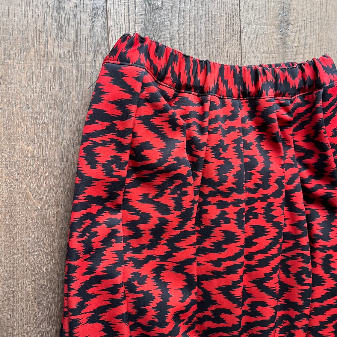 Zigzag Graphic Pleated Skirt 상품이미지4