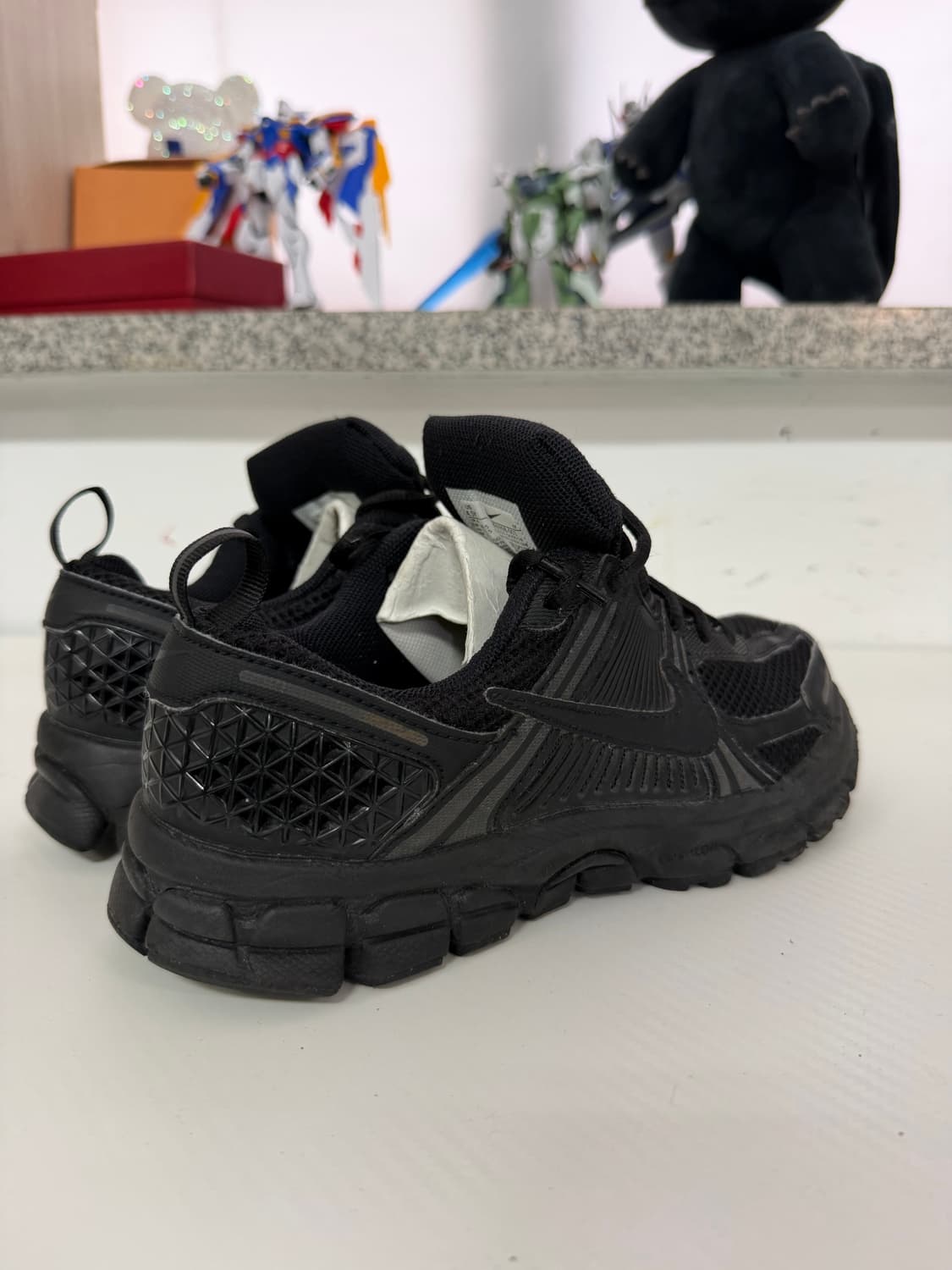 정품) 나이키 여성 줌 보메로5 운동화 235 상품이미지5