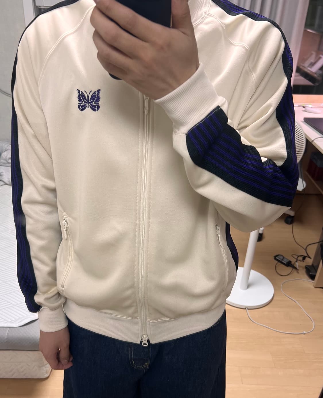 니들스 트랙자켓 별주 모델 상품이미지1