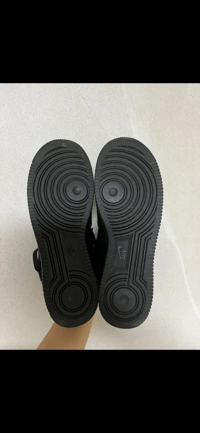 루이비통 나이키 에어포스1 블랙 8.5사이즈 상품이미지5