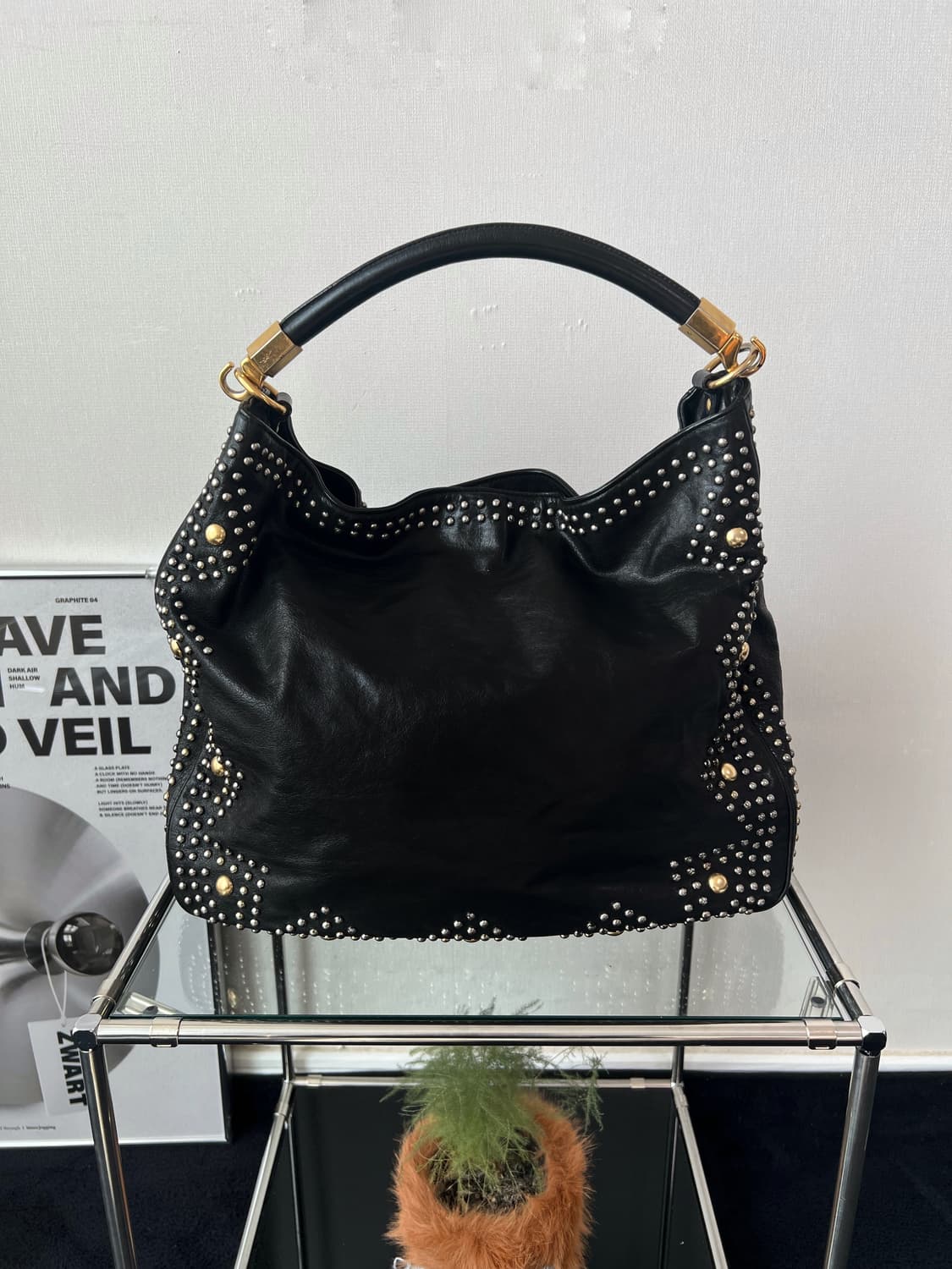 YSL 생로랑 로디 락 스터드 호보백 상품이미지1