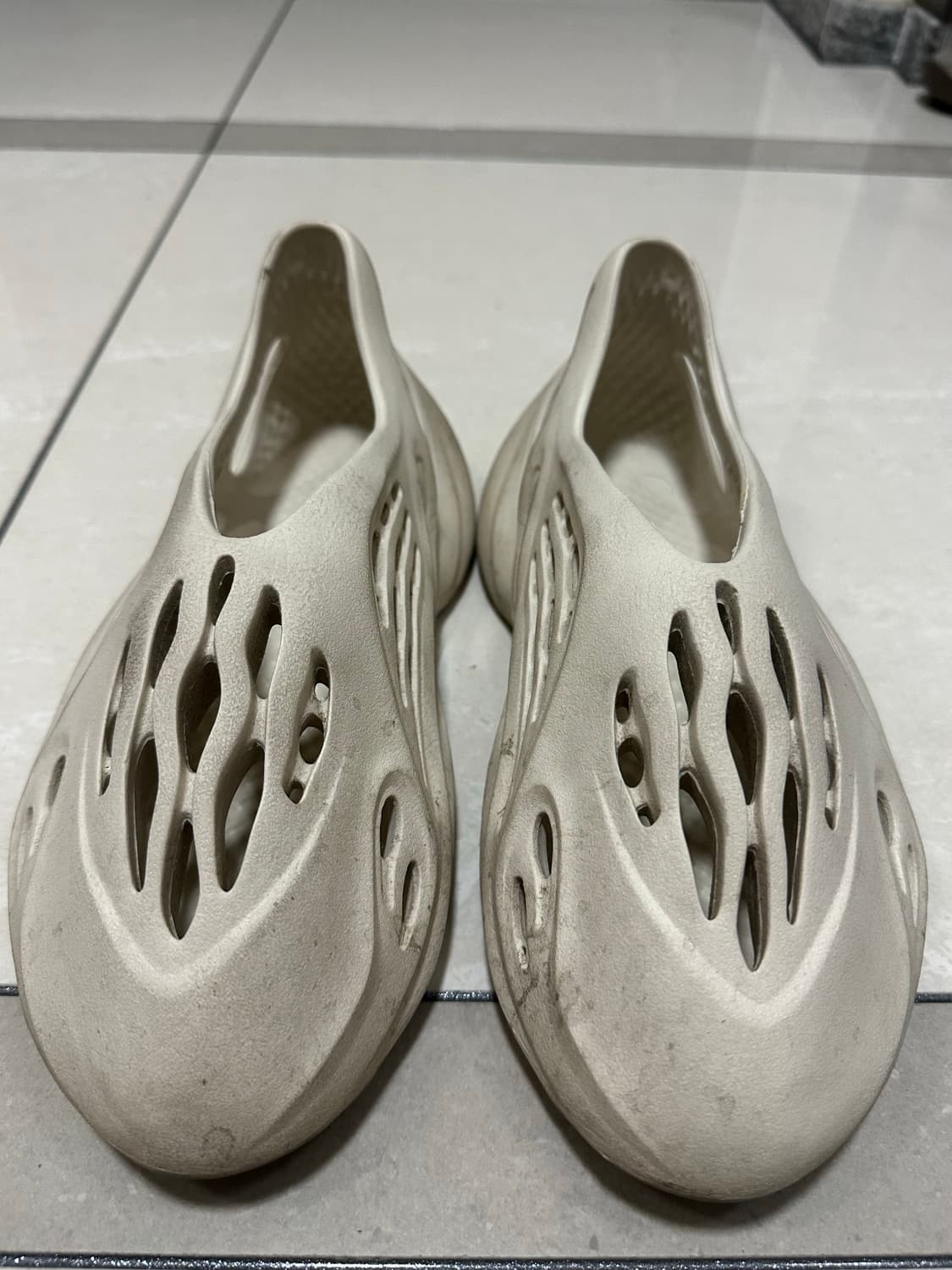 아디다스 이지폼러너 상품이미지3