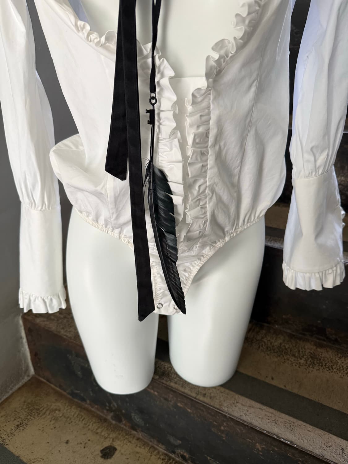 앤드뮐미스터 블랙 페더 스트랩 목걸이 상품이미지4