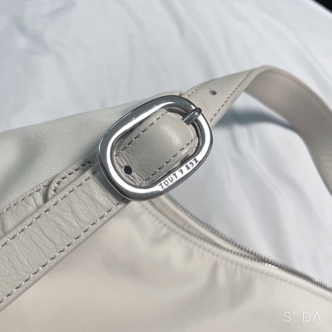 투티에 카노트왈 숄더백 아이보리 상품이미지5