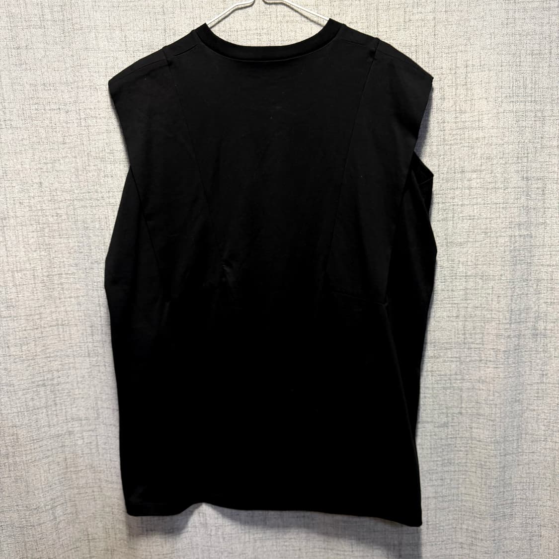 엔폴드 블랙 코튼 패널 민소매 티셔츠  상품이미지2