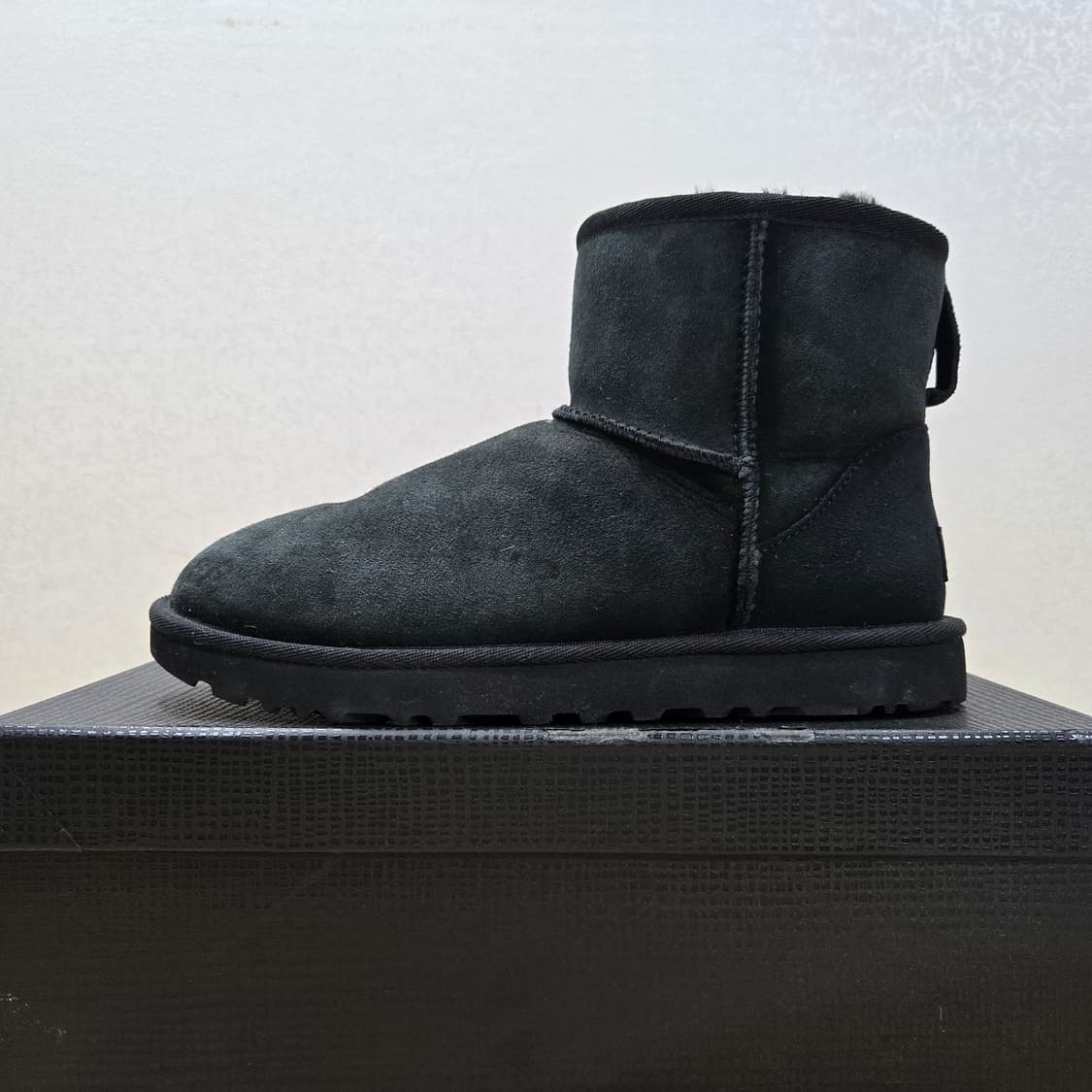 240 어그 UGG 클래식 미니 블랙 어그부츠 상품이미지3