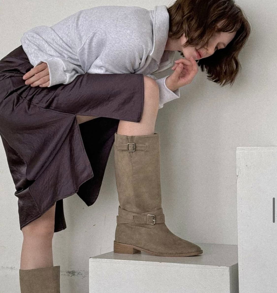 레이지앤 버클 스트랩 웨스트 미들 부츠 상품이미지3