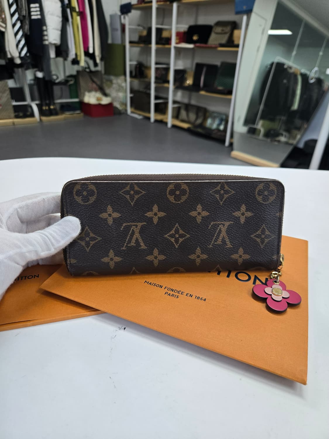 [50%세일] 루이비통 클레망스 장지갑 상품이미지1