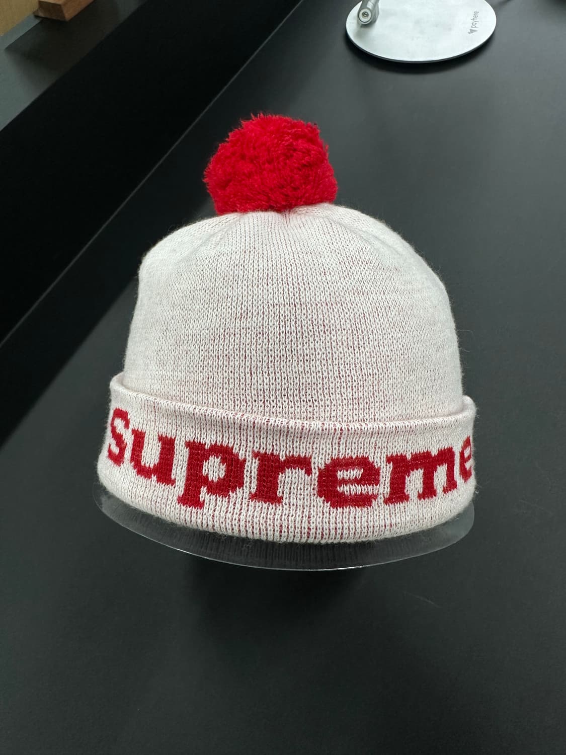 슈프림 레드로고 방울 비니 상품이미지4