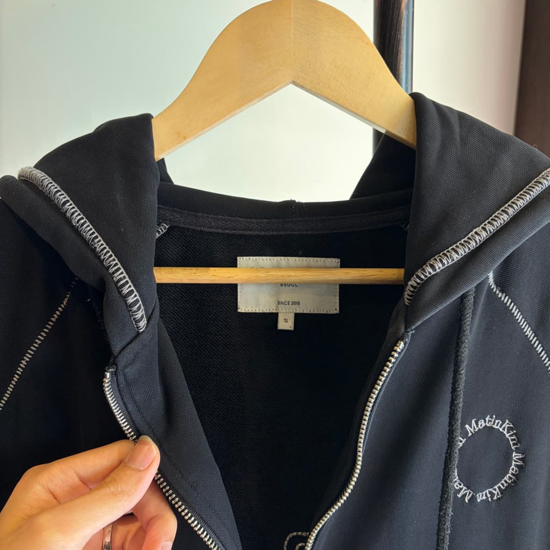 16693 - 마뗑킴 스티치 후드 집업 상품이미지3