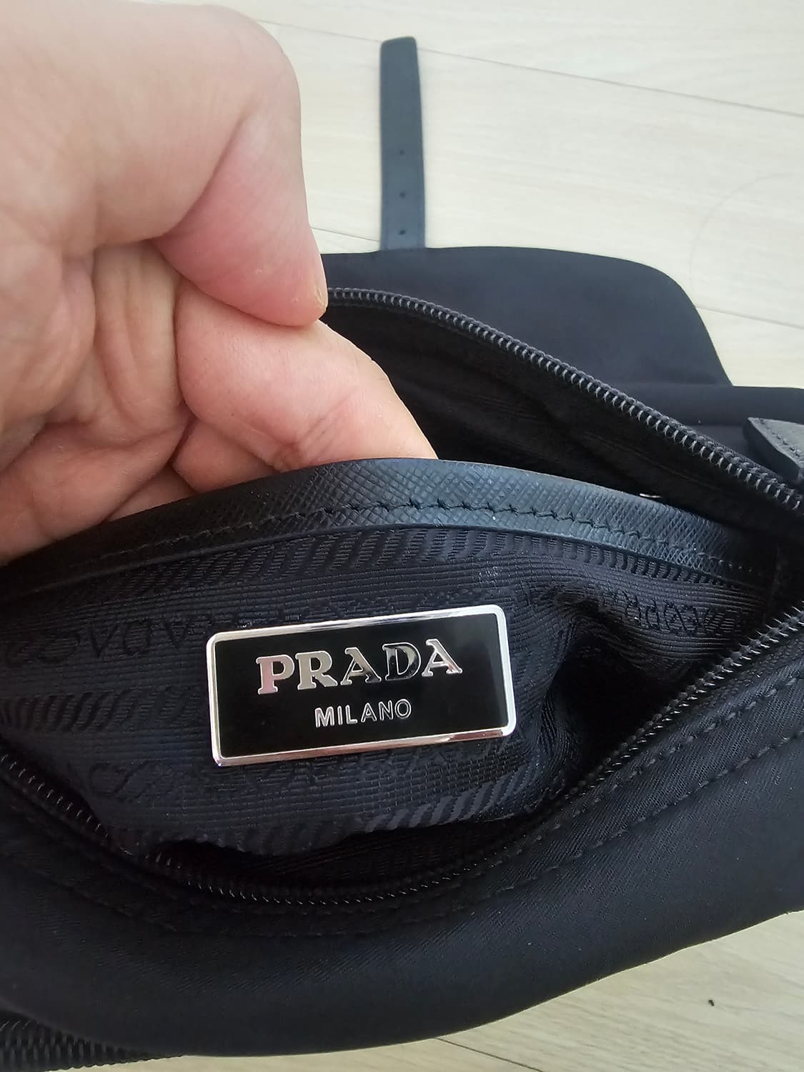 프라다리나일론사피아노  주우재가방 상품이미지2