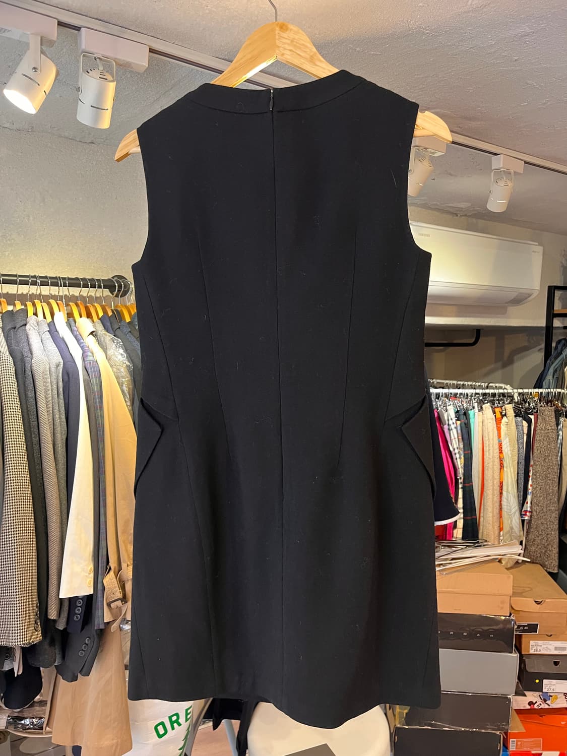 마인 블랙 텍스쳐 슬리브리스 원피스 상품이미지2