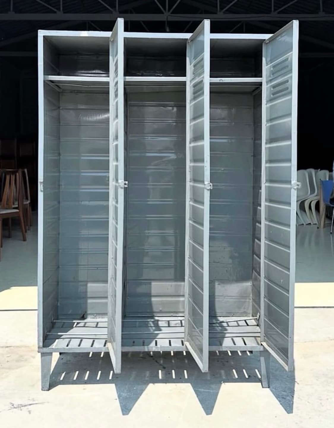 빈티지가구 인더스트리얼 스틸 3도어 라커 캐비넷 상품이미지2