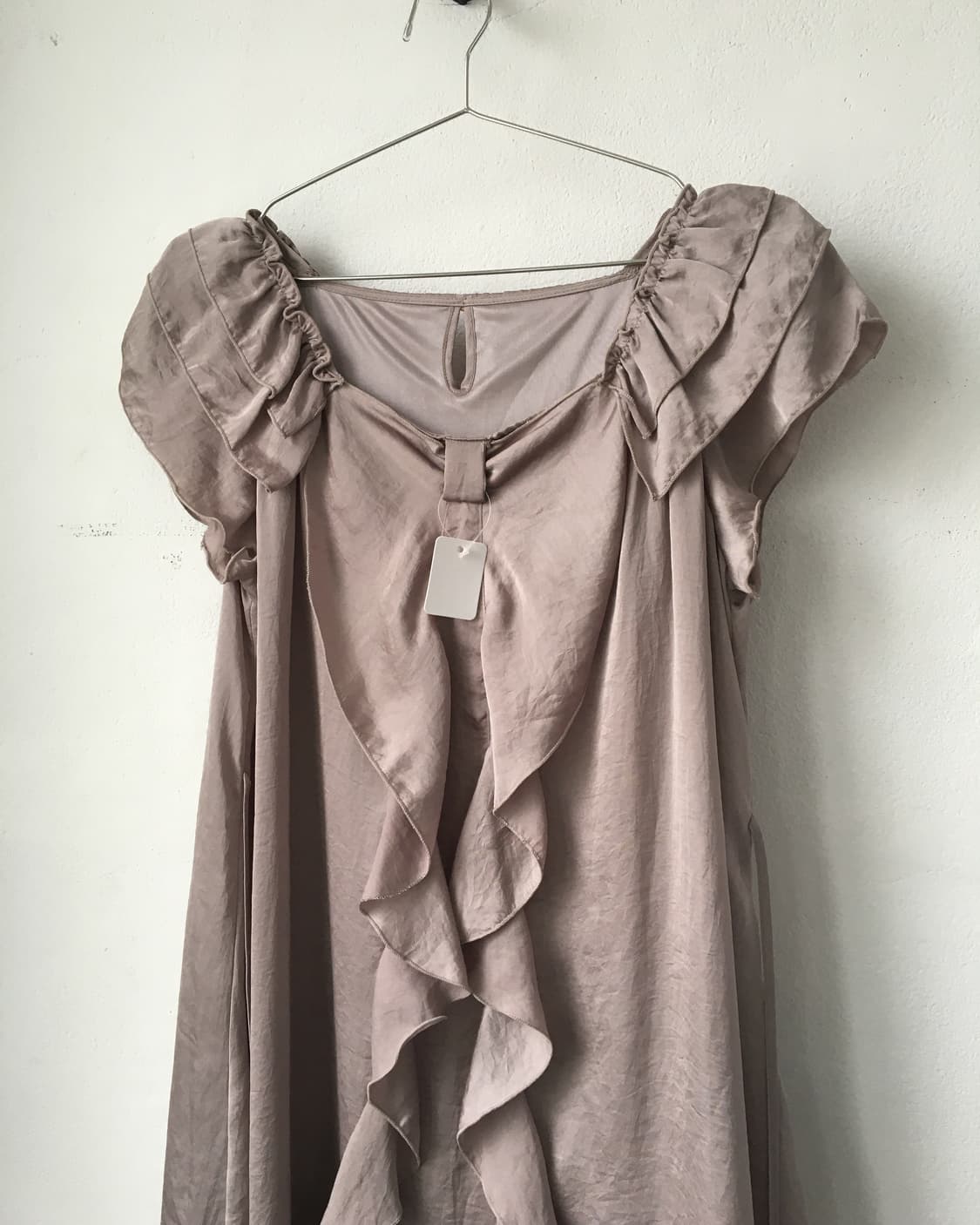 Ruffle point glossy onepiece 상품이미지5