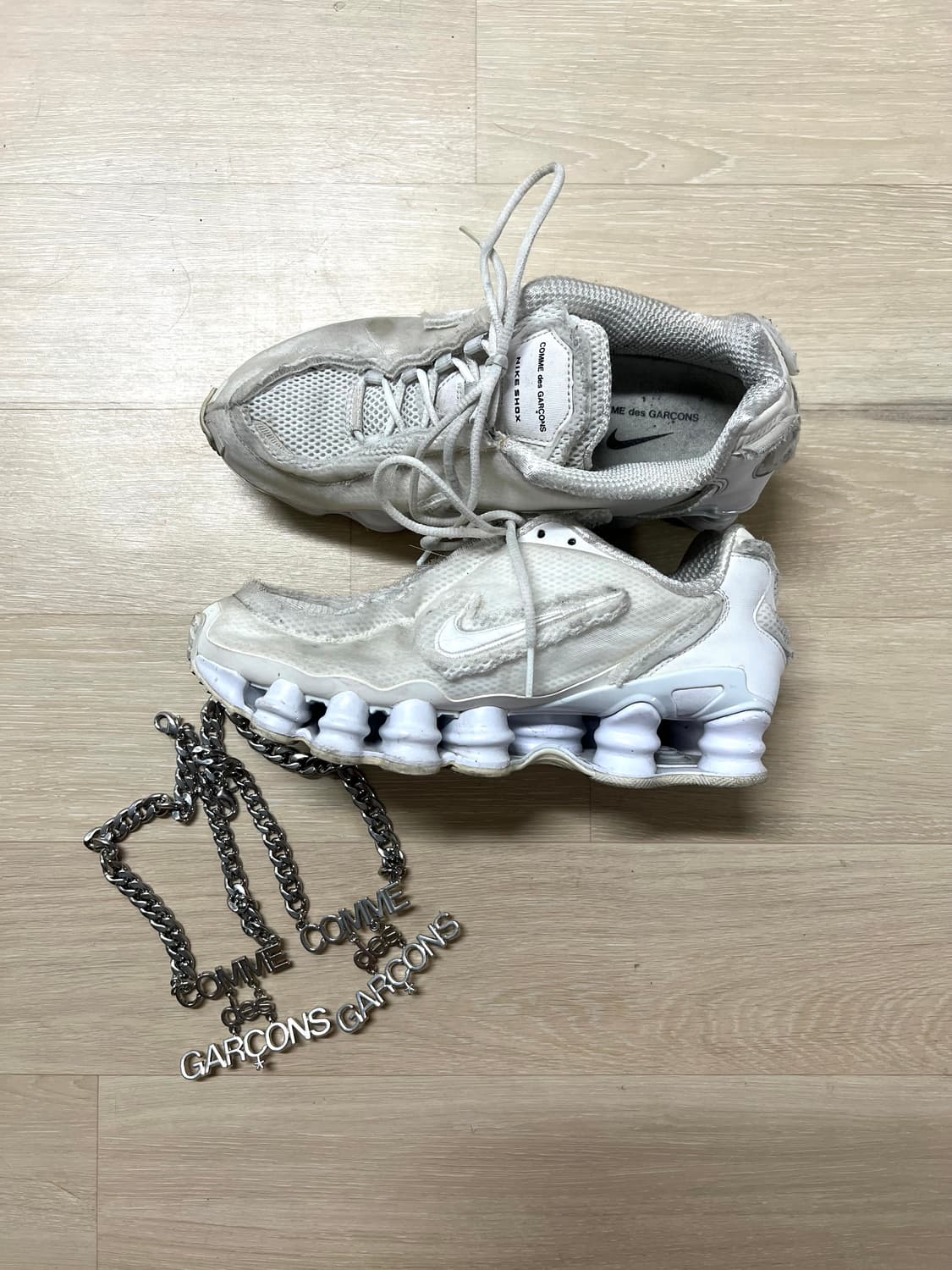 꼼데 나이키 샥스 240 상품이미지3