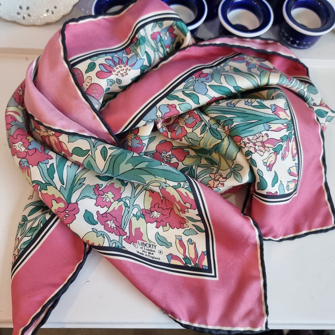 LIBERTY of London(리버티 오브 런던) 올실크 스카프 상품이미지6