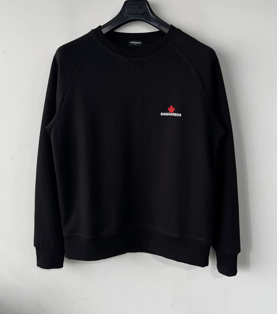 디스퀘어드2 블랙 로고 맨투맨 상품이미지1