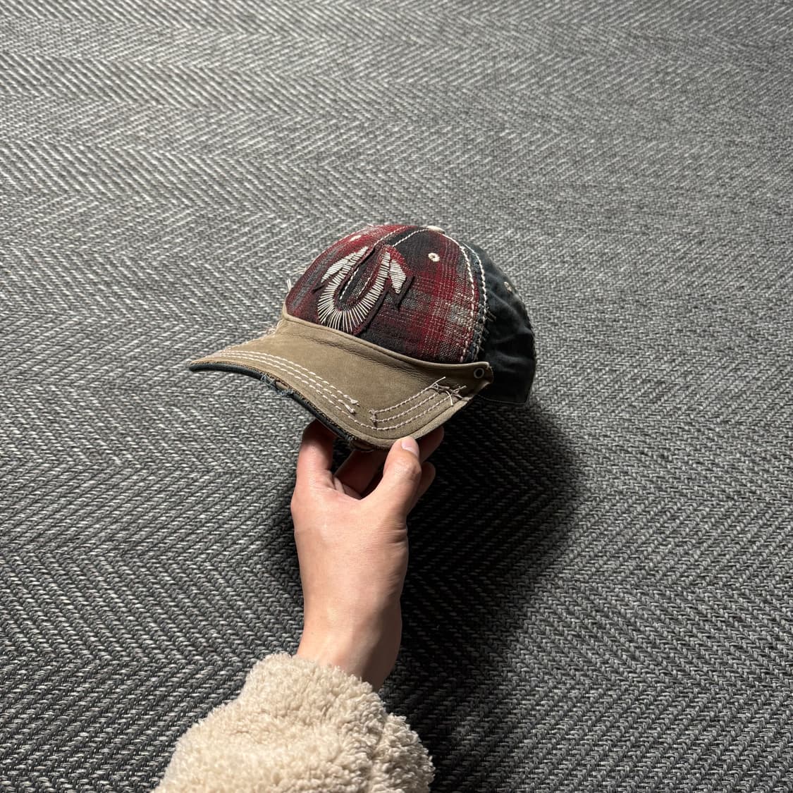 트루릴리전 자수 스웨이드 챙 체크 Y2K 그런지 볼캡 상품이미지3