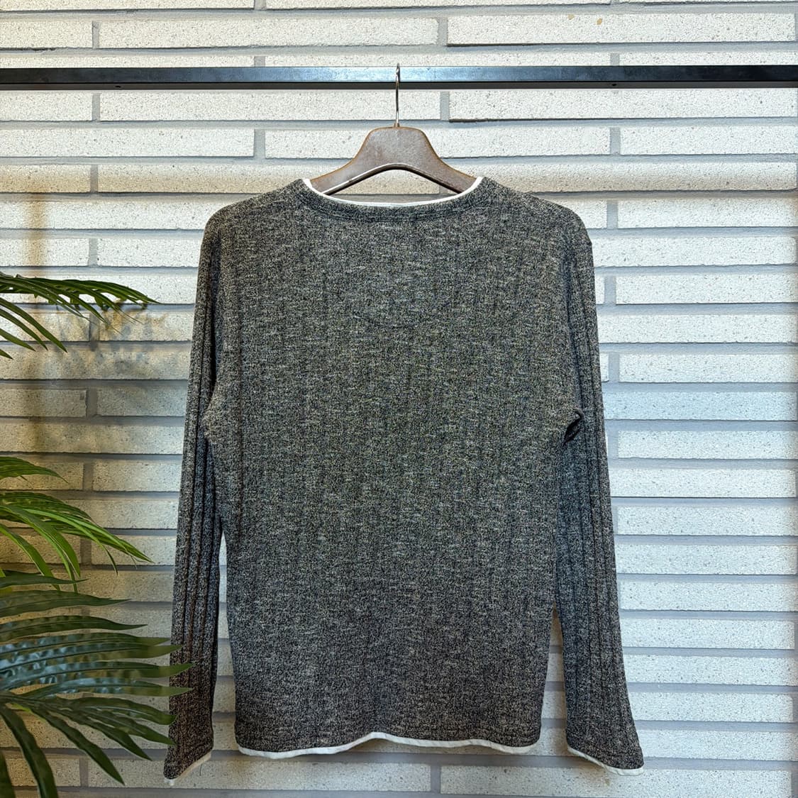 JPN VINTAGE 헨리넥 레이어드 긴팔 니트 미니멀버튼 디테일 그레이 상품이미지3