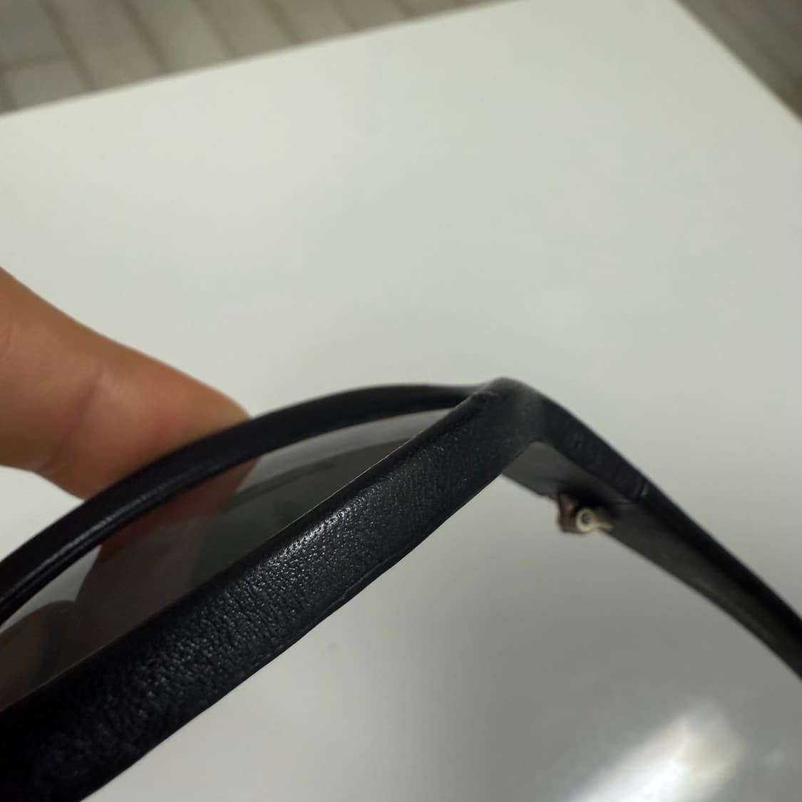 젠틀몬스터 마르지엘라 mm104 레더 선글라스 판매합니다. 상품이미지2