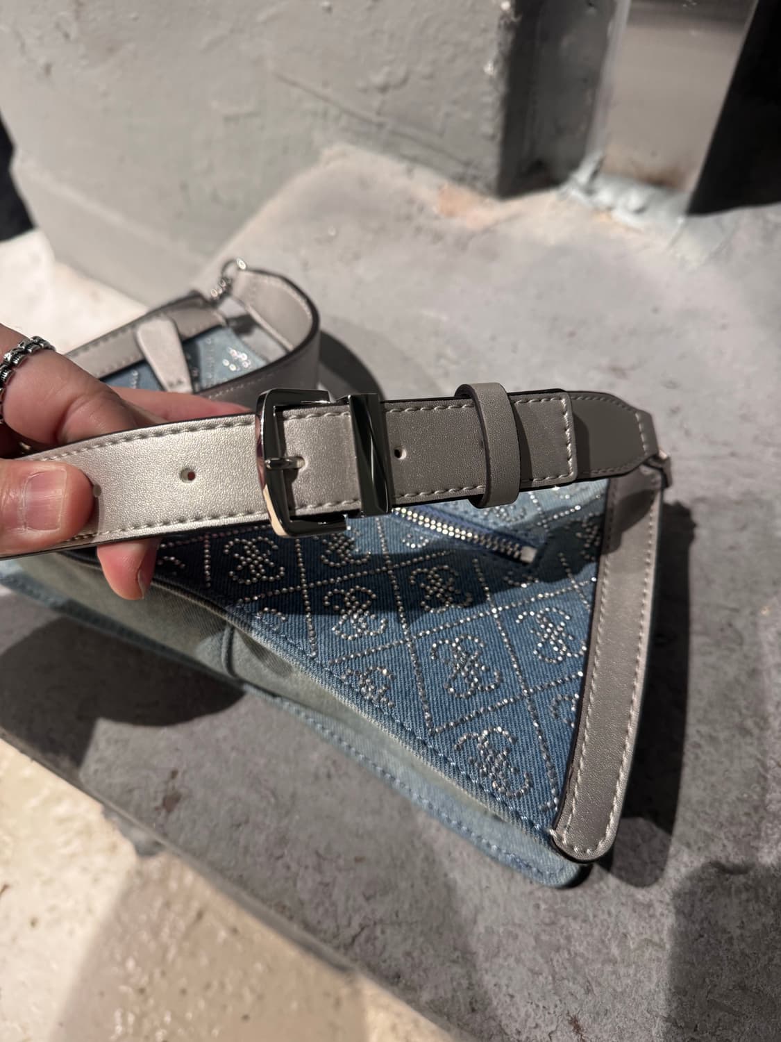 Guess 게스 데님 레더 숄더백  상품이미지7