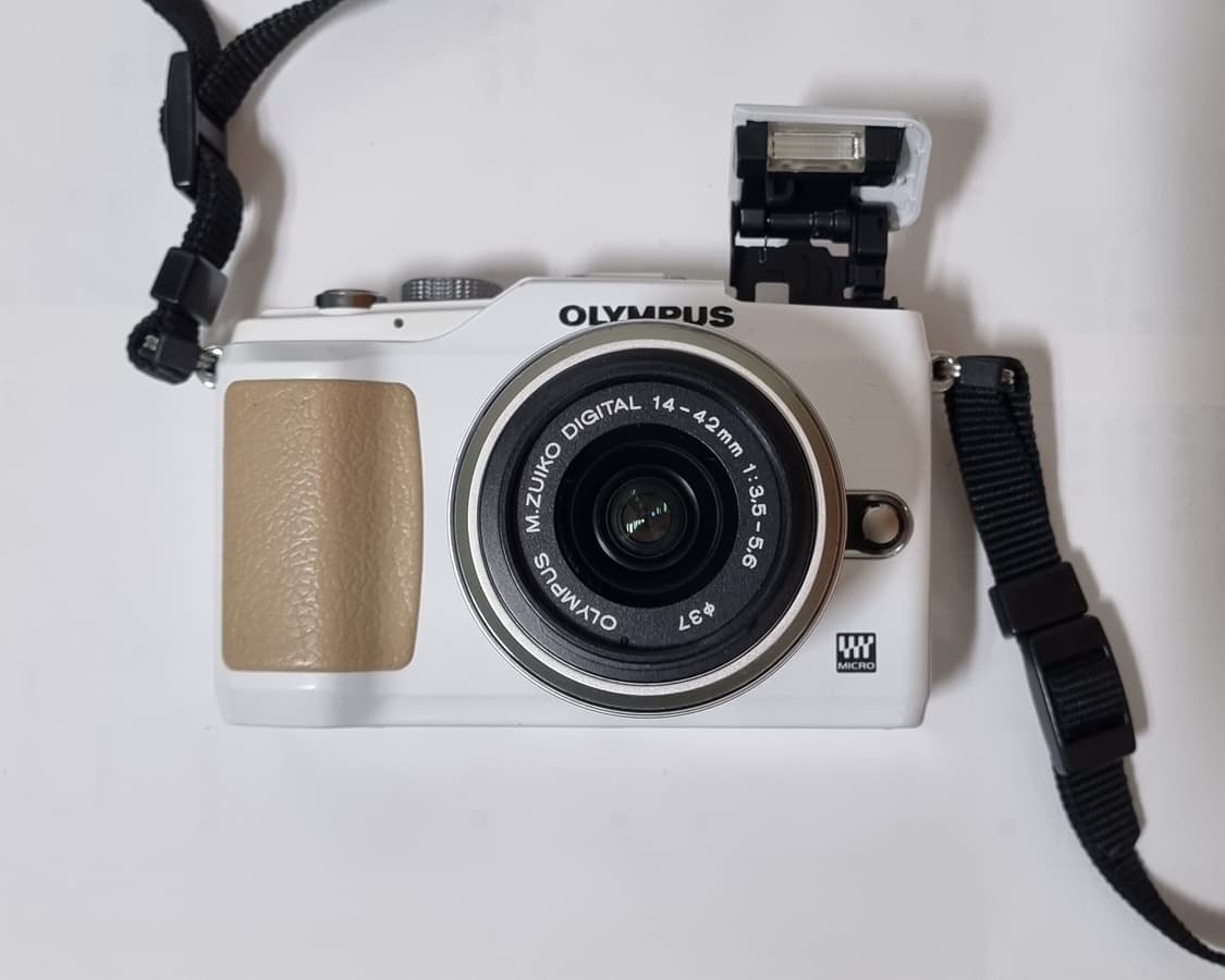 올림푸스 미러리스 카메라 E-PL2 와 14-42mm 렌즈 팝니다. 상품이미지1