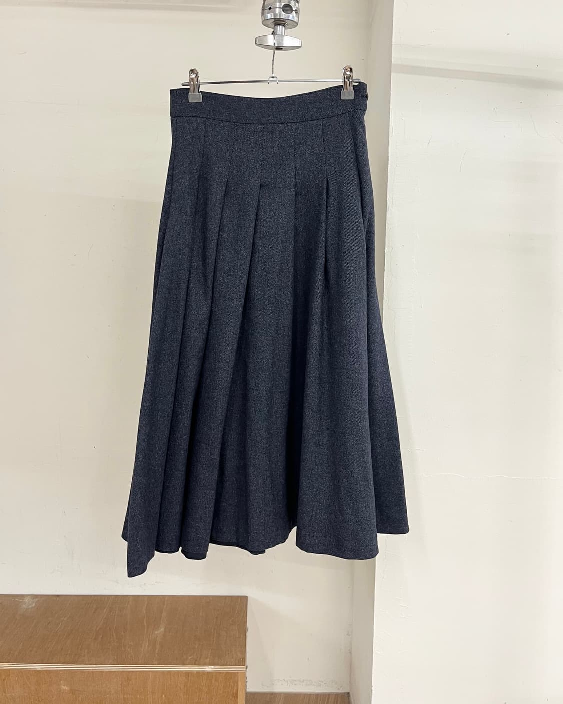 비비안 웨스트우드 그레이 헤비 울 미디 스커트 상품이미지1