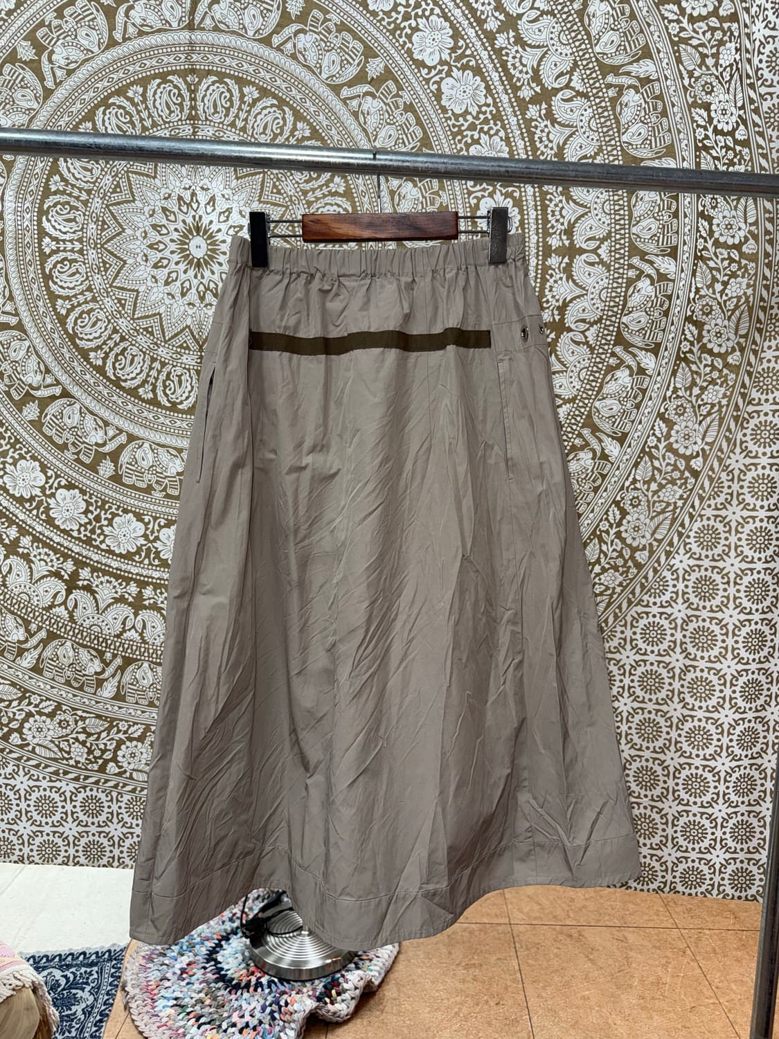 빈티지 여성 스터드 밴딩 나일론 롱스커트  상품이미지5