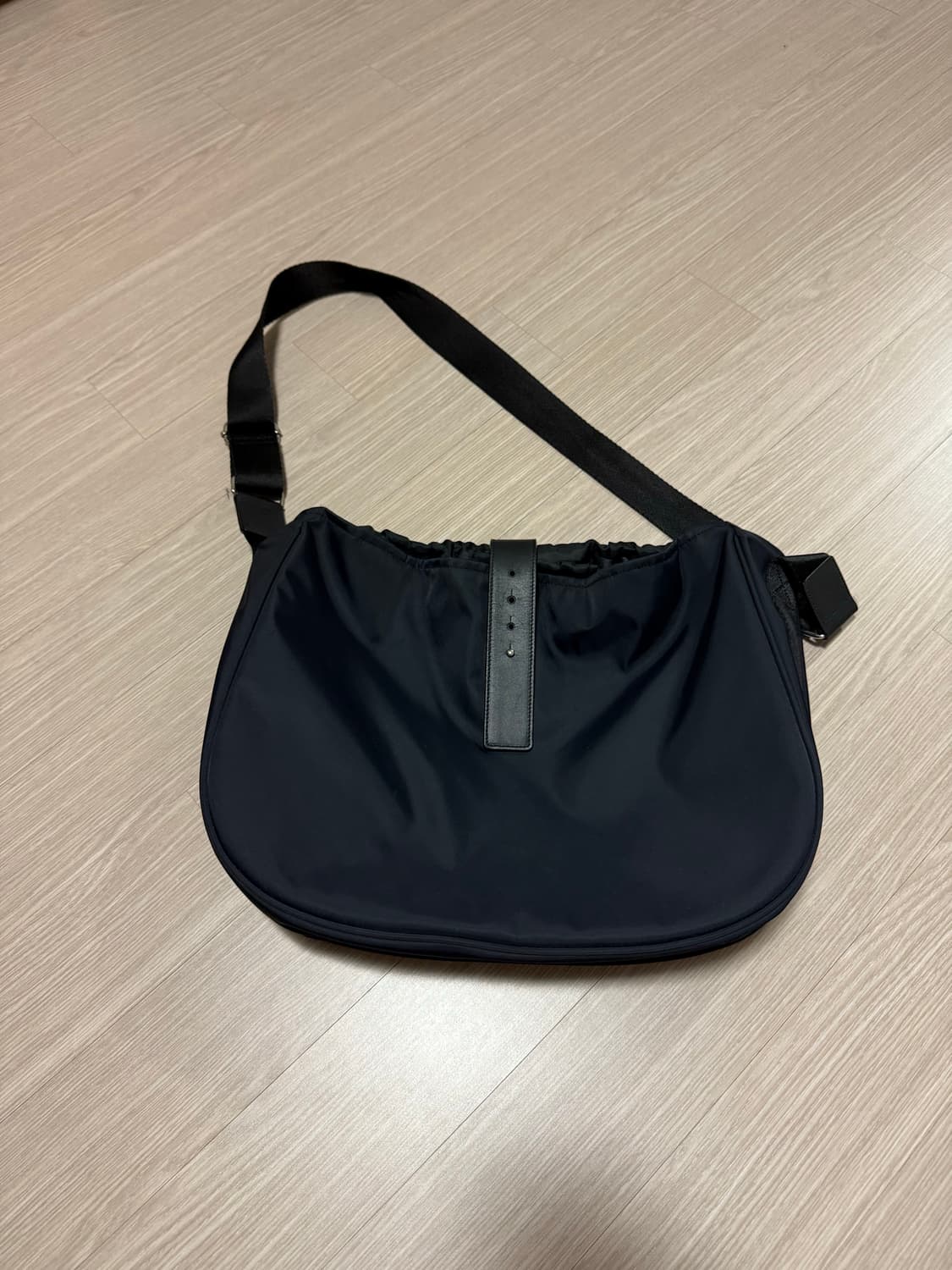 해칭룸 웨이비 하이 덴시티 나일론 백 가방 상품이미지2