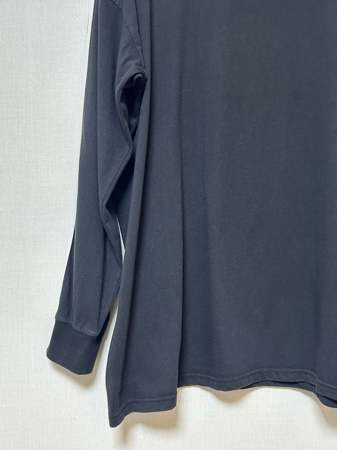 BORNTOWIN 검정 긴팔 티셔츠 상품이미지6