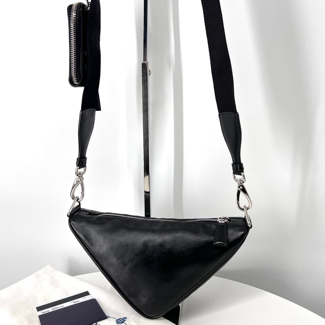 프라다 트라이앵글 레더 숄더백 크로스백 블랙 (1BH190) 상품이미지3