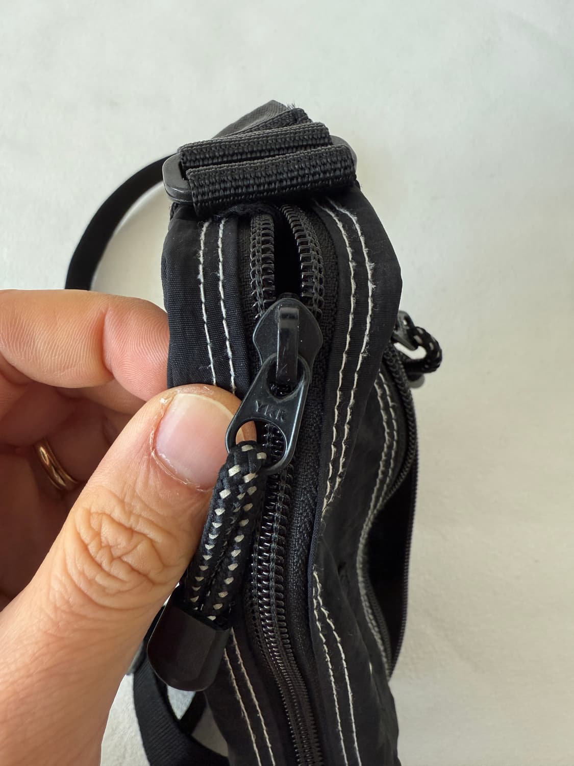 미스치프(MSCHF) 크로스백 상품이미지5