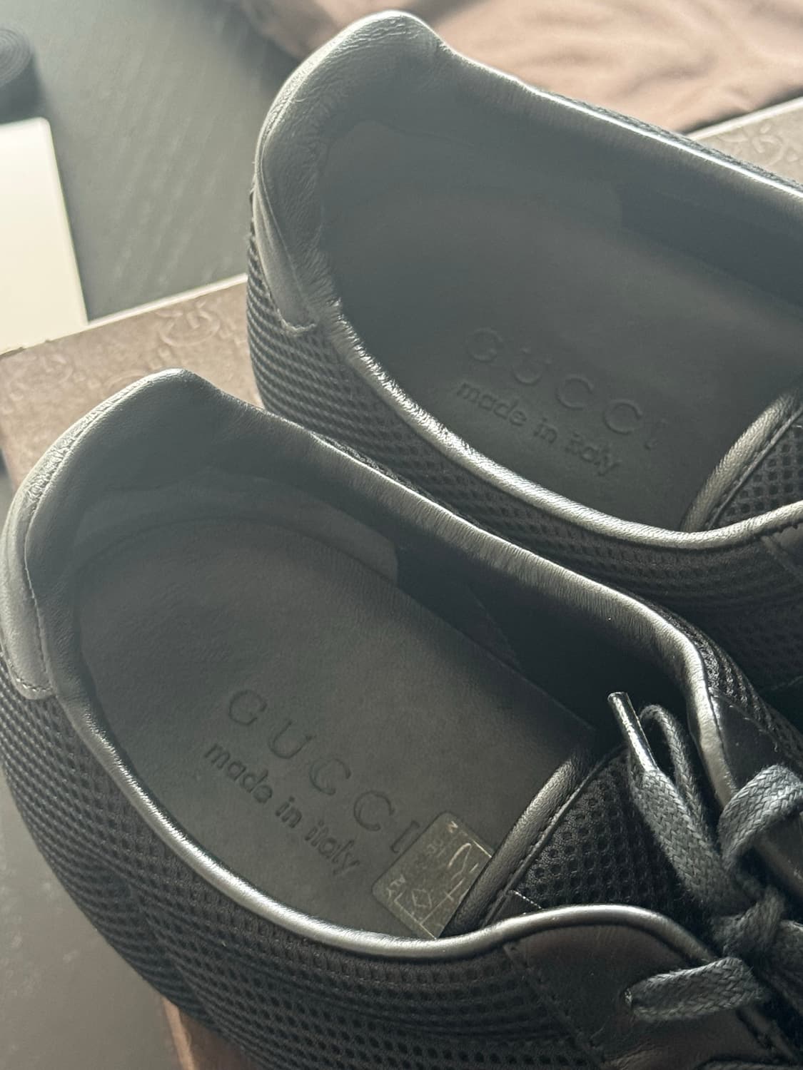 구찌 남성 삼선 스니커즈 블랙 275 (이탈리아 8.5G) 상품이미지2