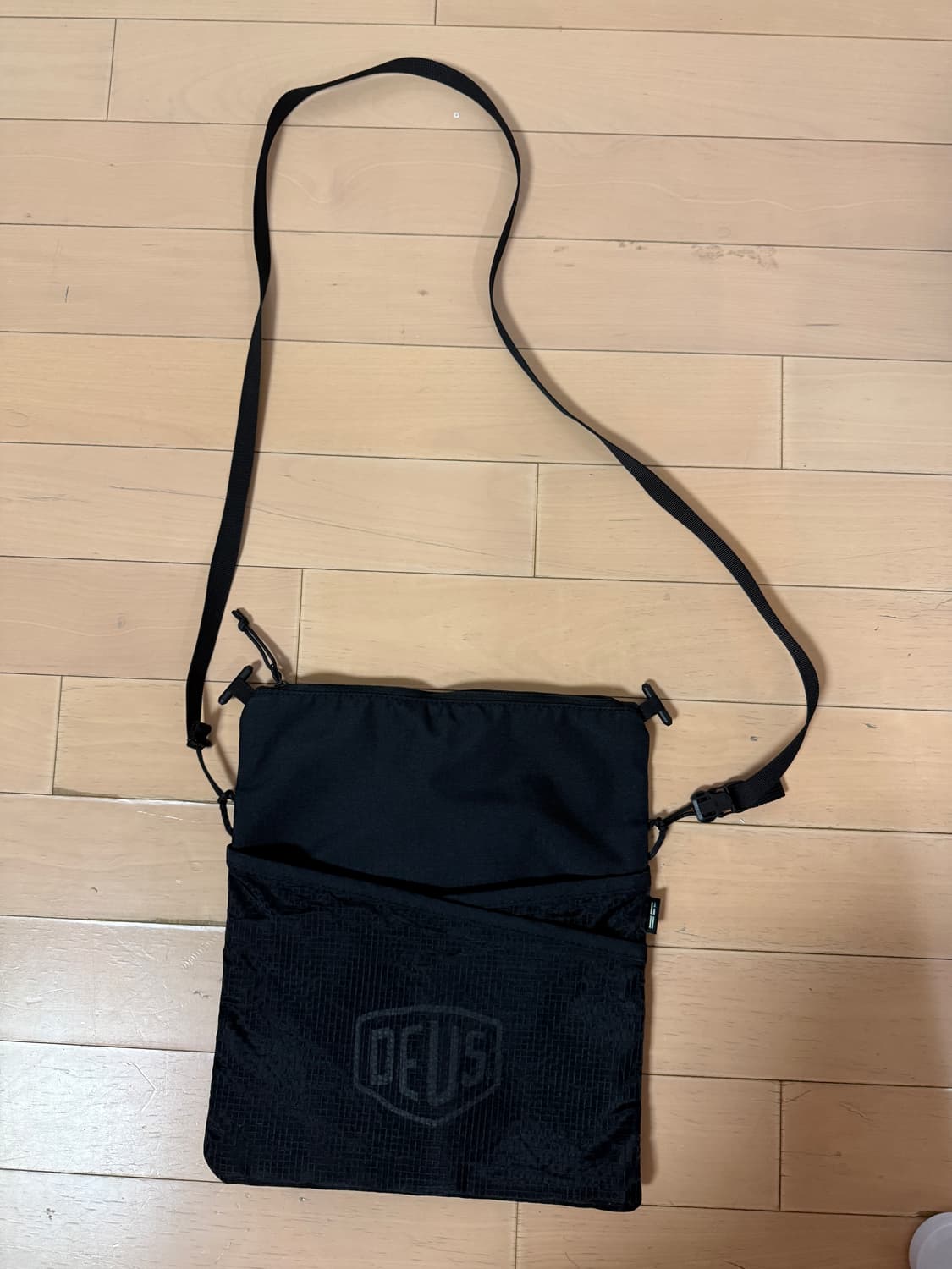 판매) 데우스X헬리녹스 크로스백 상품이미지2