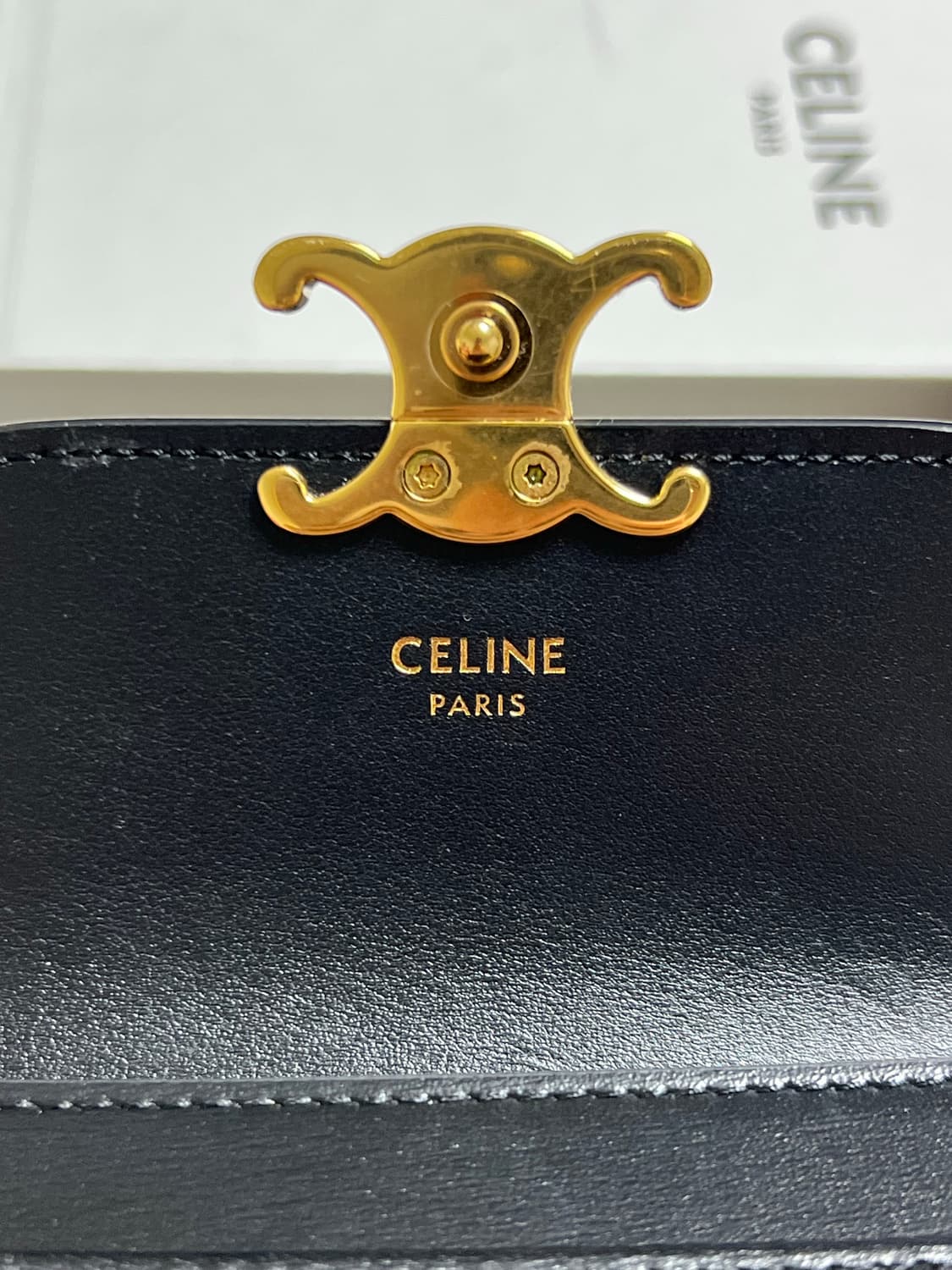 [정품] 셀린느 카드지갑 샤이니 카프스킨 플랩 카드 홀더 블랙 상품이미지5