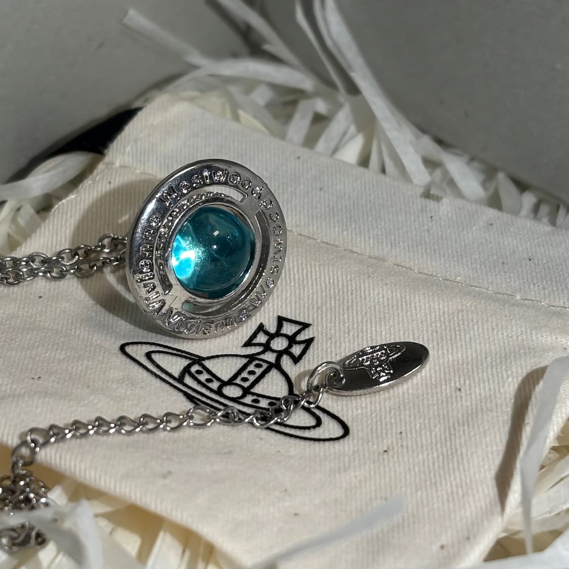 풀박스) 비비안웨스트우드 블루 오알비 펜던트 목걸이 상품이미지3