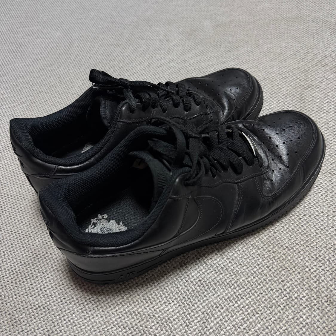 나이키 에어포스 올블랙 상품이미지3