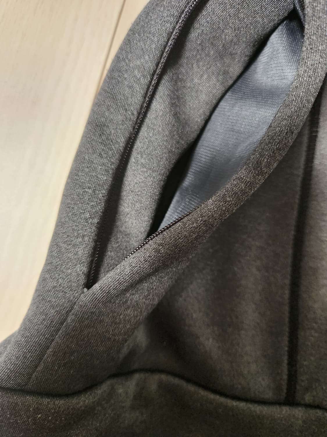 컨버스 여성 후드집업 사이즈m

약기모에요

오염 없이 깨끗한데 오른쪽  상품이미지4