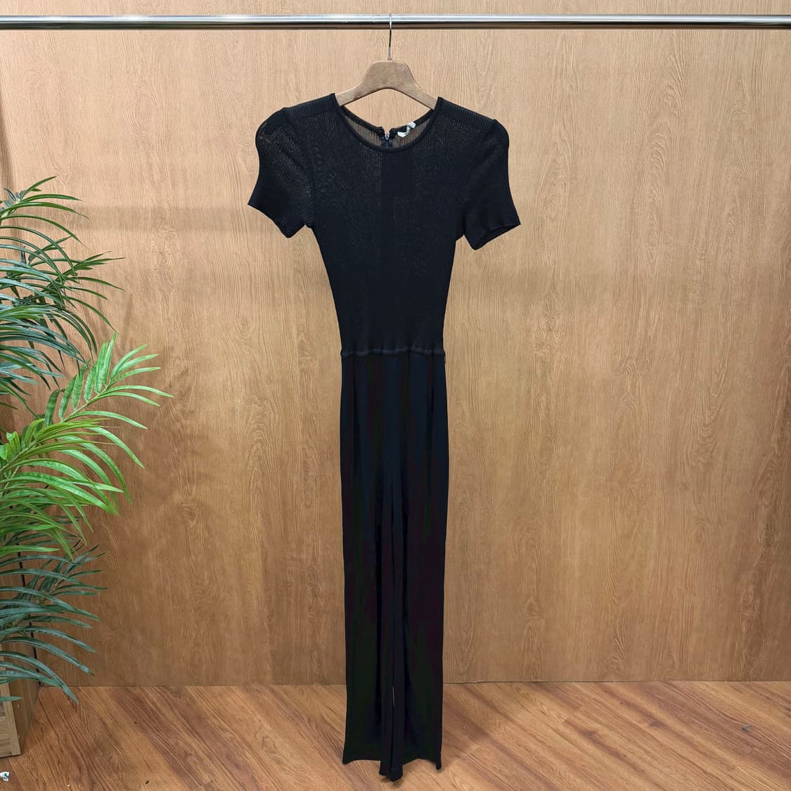 막스마라 점프슈트 반팔 백 클로징 시스루 하이웨스트 실크 디테일 블랙 상품이미지1