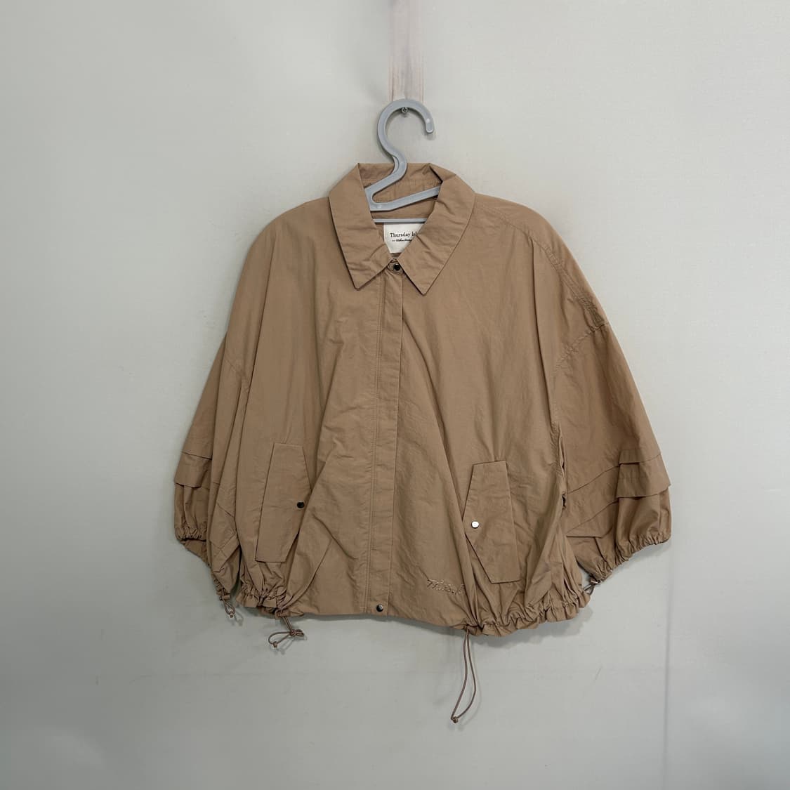 써스데이아일랜드 숏 바람막이 90 상품이미지1