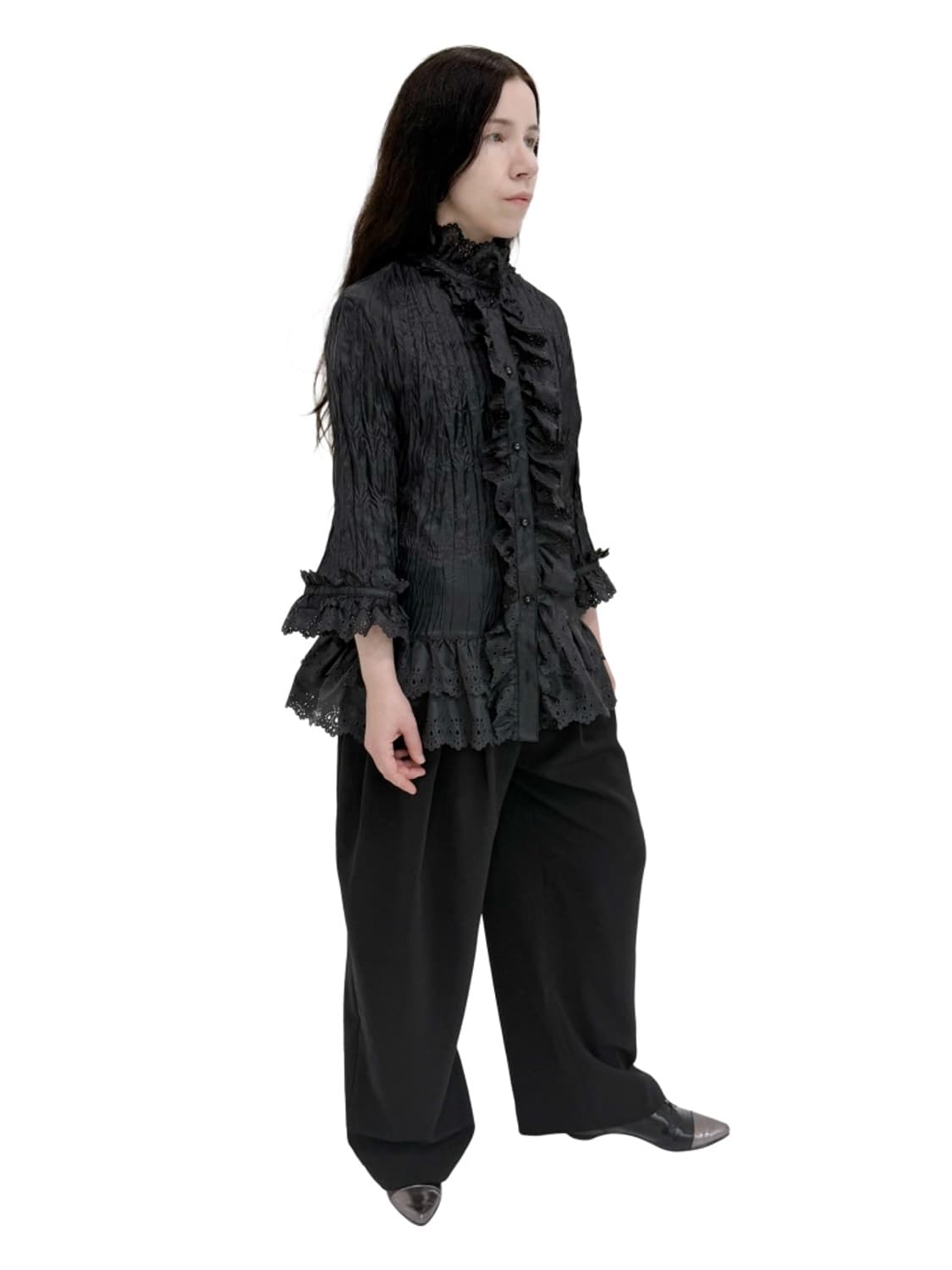 에옹쓰 펀칭 블라우스 블랙 상품이미지3