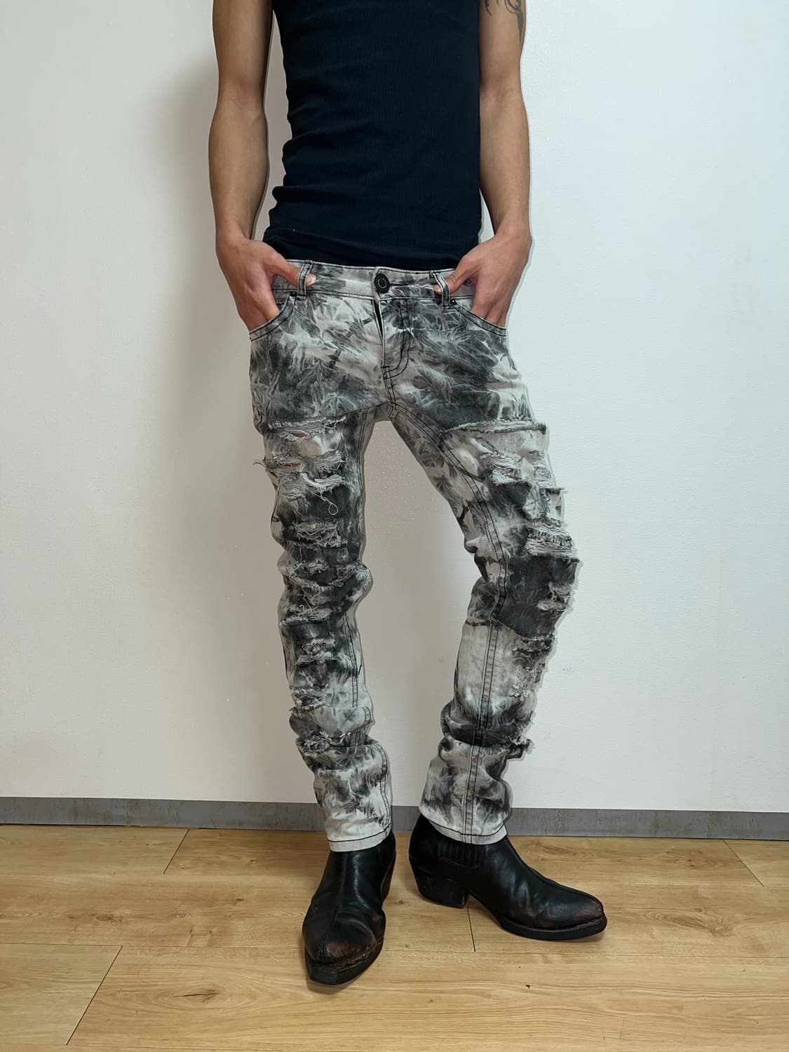 Dosch Washed Distressed Denim 상품이미지1