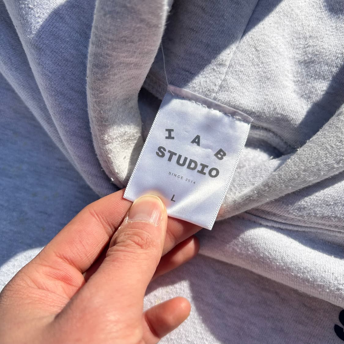 아이앱 스튜디어(I.A.B Studio) 그레이 후드티 상품이미지6