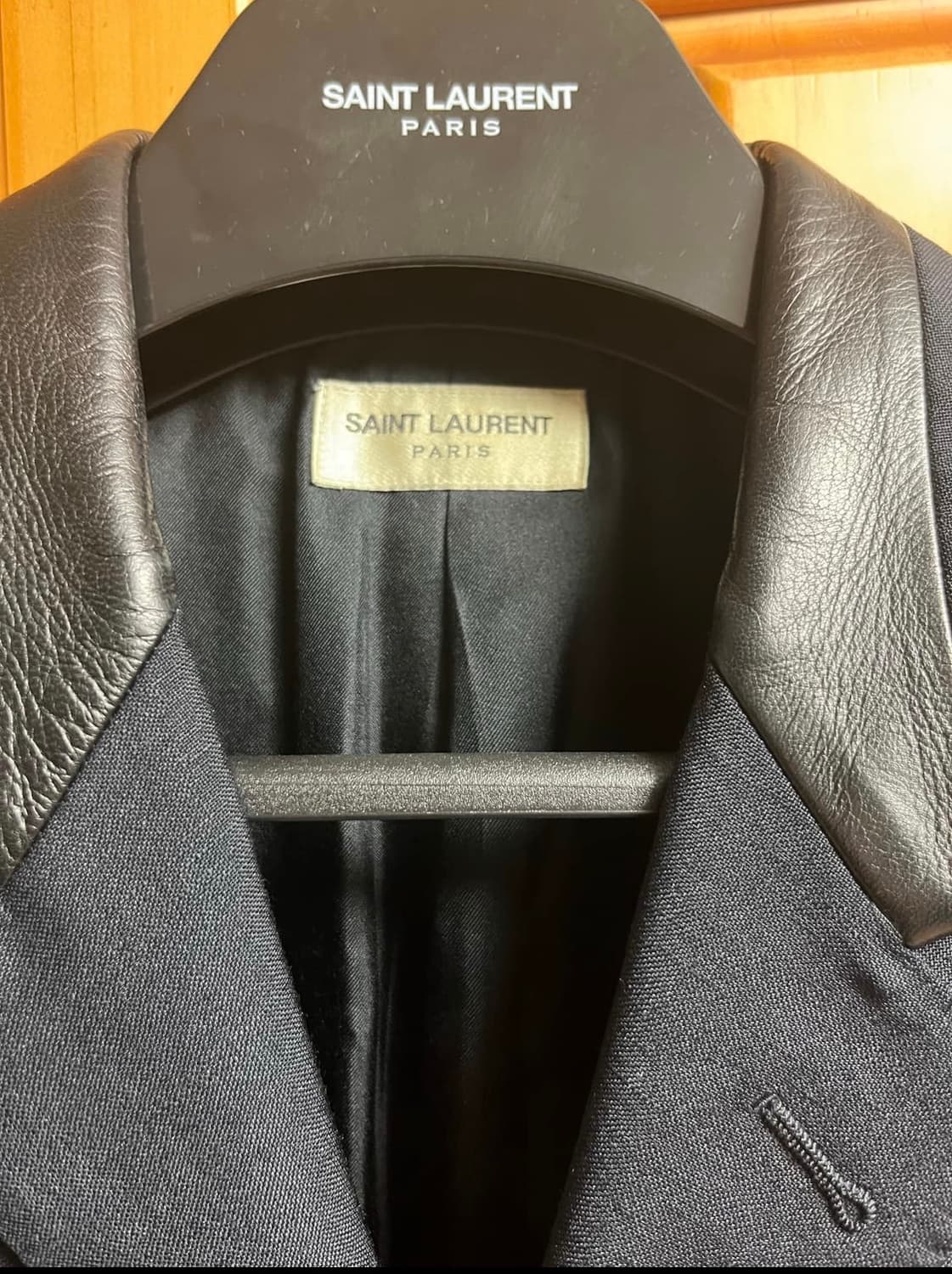 생로랑 에디슬리먼 레더 라펠 블레이저 상품이미지4