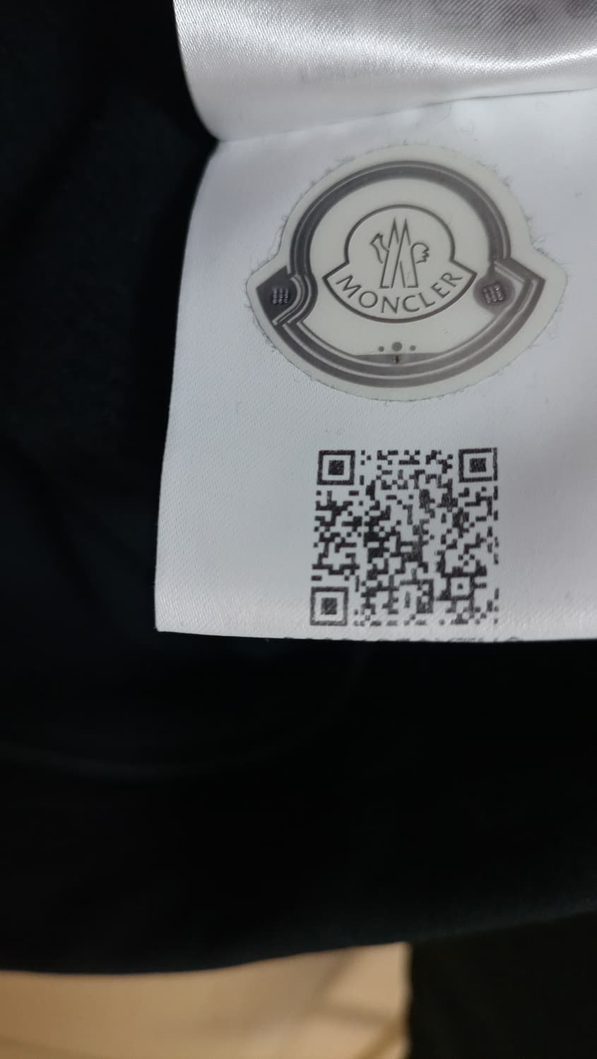 신품급 정품인증 몽클레르 그레노블 레터링 블랙 후드티 몽클레어 상품이미지7