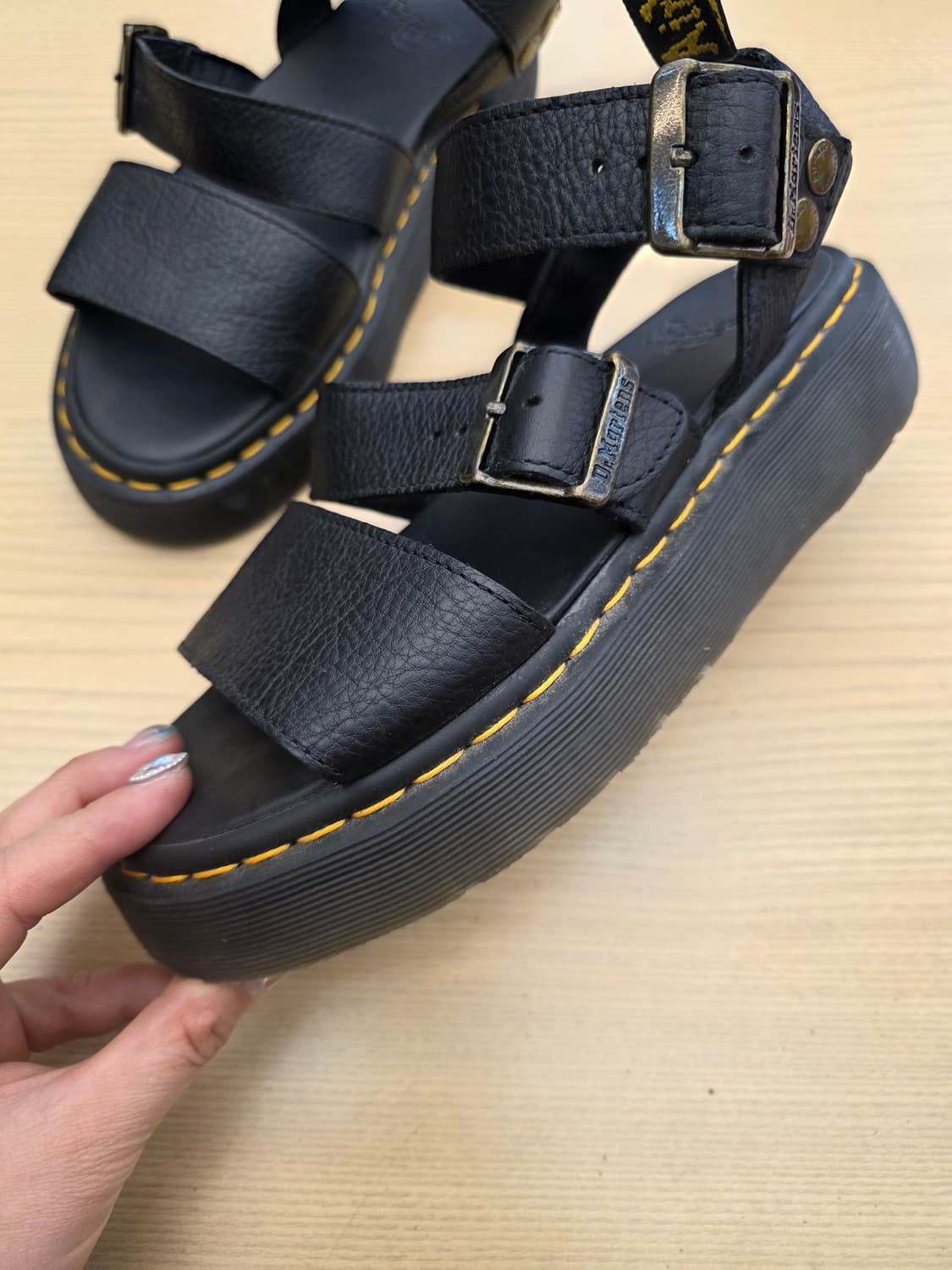 닥터마틴 그리폰쿼드 스트랩 샌들 UK6 상품이미지1