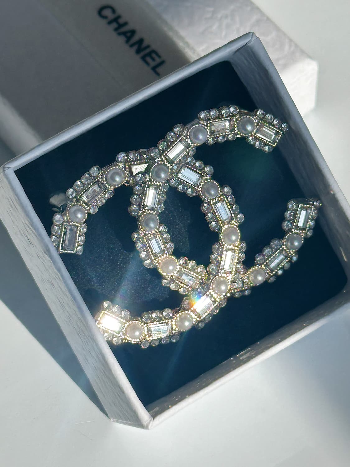 샤넬 실버 스퀘어 진주 업사이클링 브로치 상품이미지6