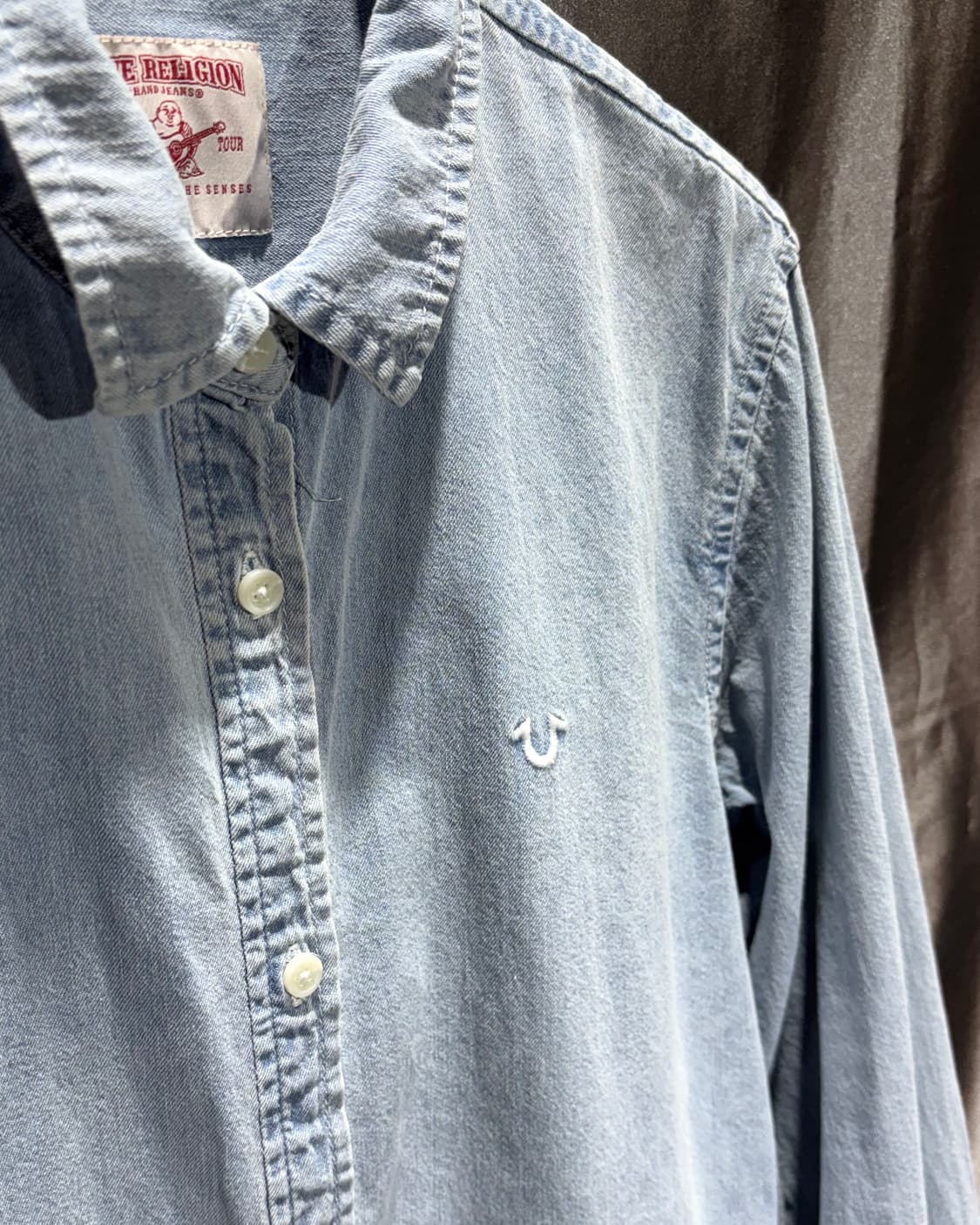 L 트루릴리전 미니 심볼로고 연청 데님셔츠 상품이미지4